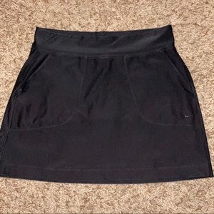 Black Nike Golf Dri-Fit Skort - size Medium